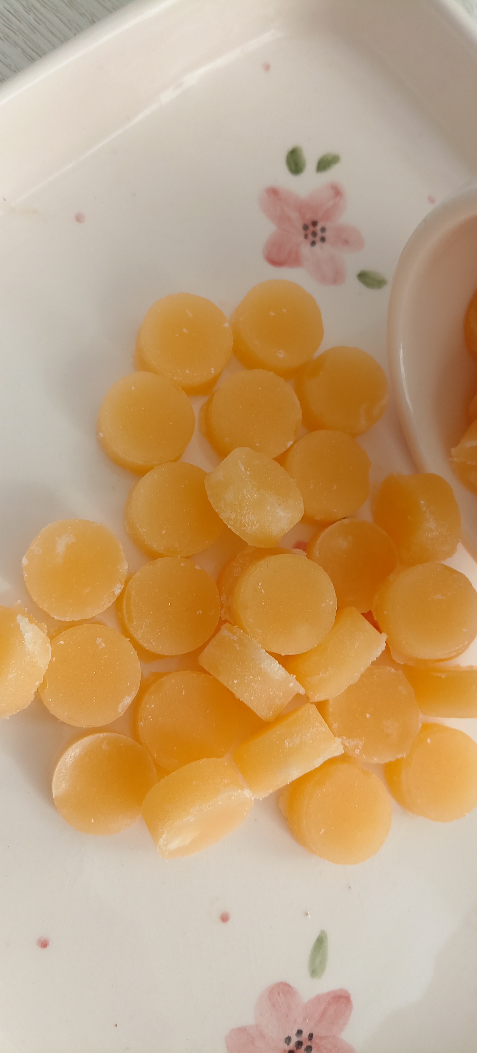 قندفود(چایی قنادی)  پرتقالی    بافتی نرم داره